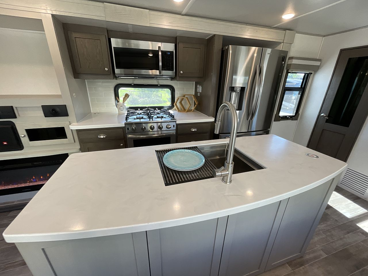 2022 FOREST RIVER COLUMBUS RIVER RANCH