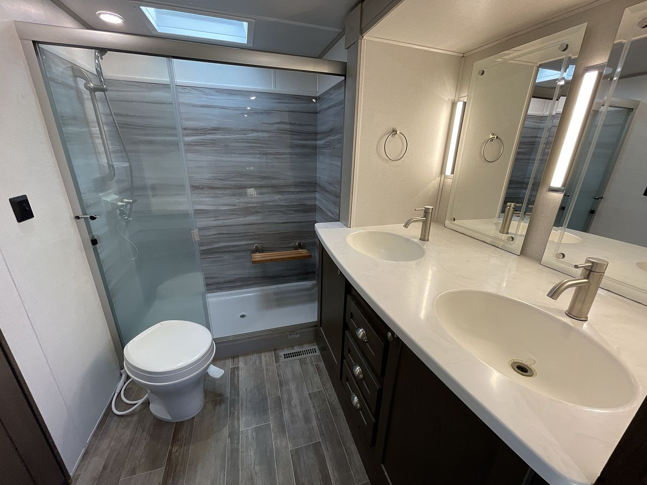 2022 FOREST RIVER COLUMBUS RIVER RANCH