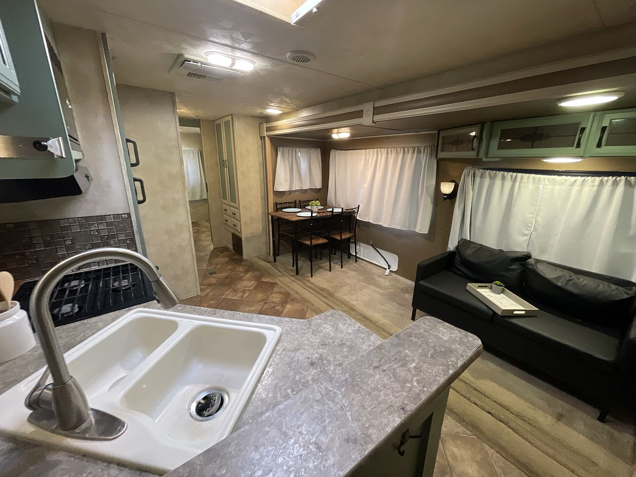 2014 FOREST RIVER PUMA 31BHSS