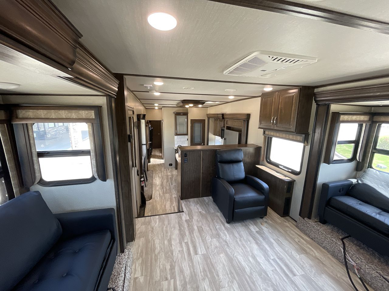 2019 GRAND DESIGN SOLITUDE 379FLS