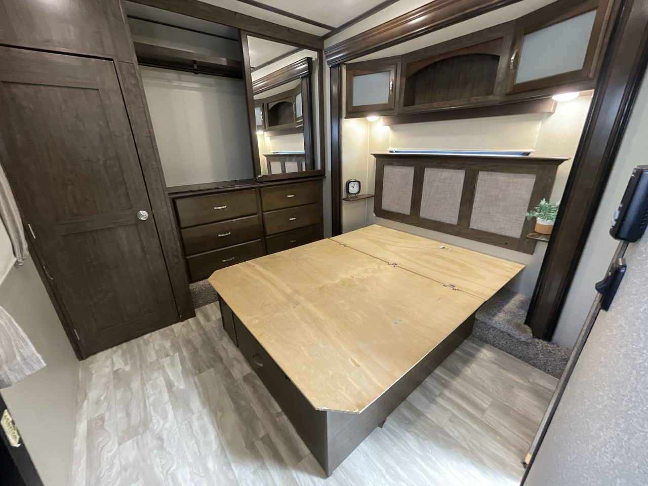 2019 GRAND DESIGN SOLITUDE 379FLS