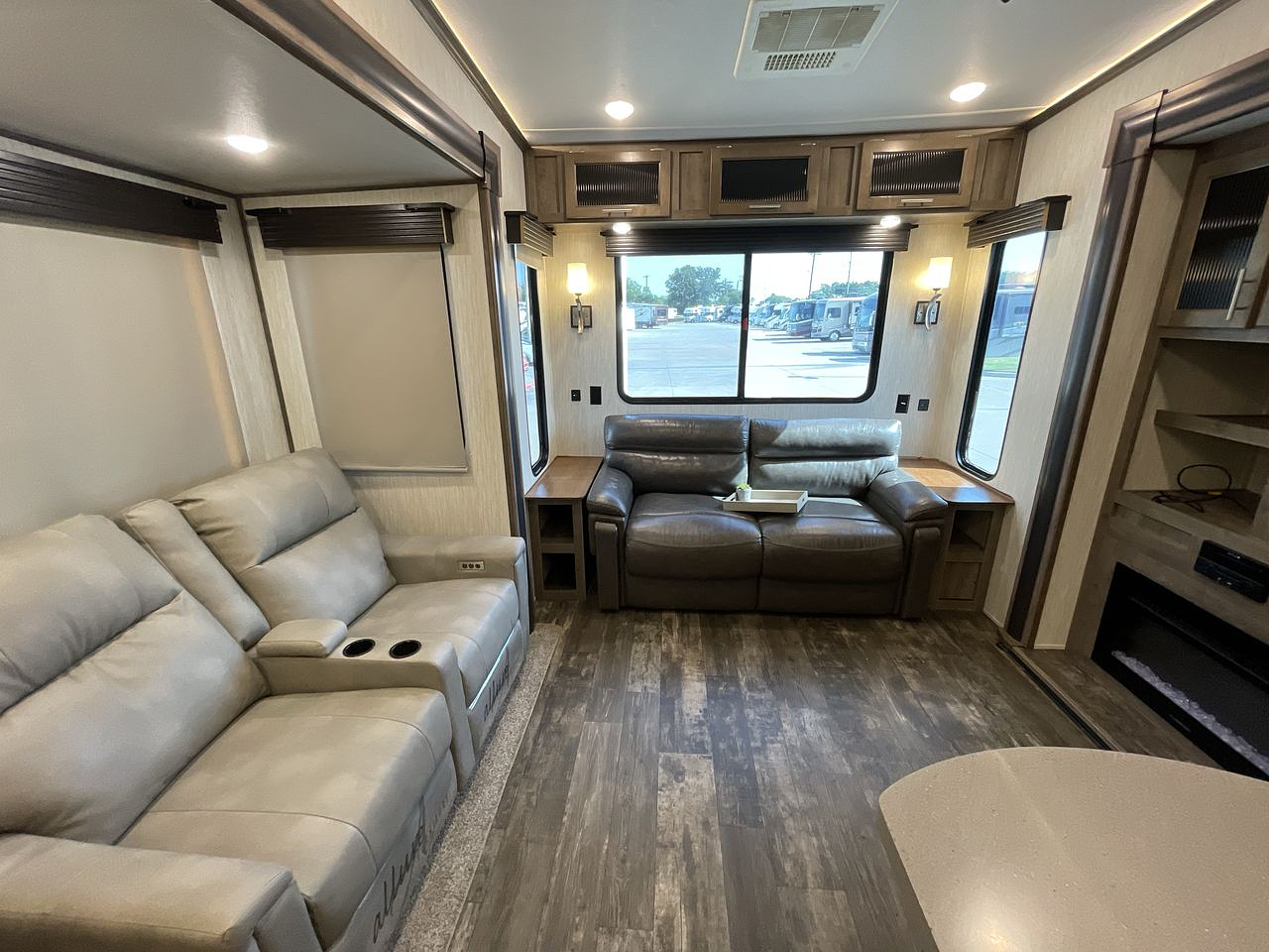 2019 FOREST RIVER SABRE 32DPT