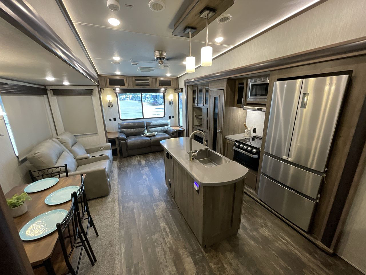 2019 FOREST RIVER SABRE 32DPT