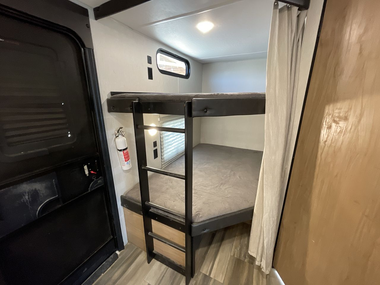 2023 FOREST RIVER CHEROKEE 264DBHBL