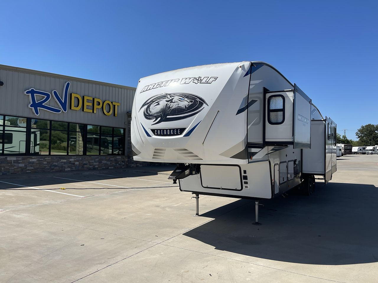 2021 FOREST RIVER ARCTIC WOLF 3660