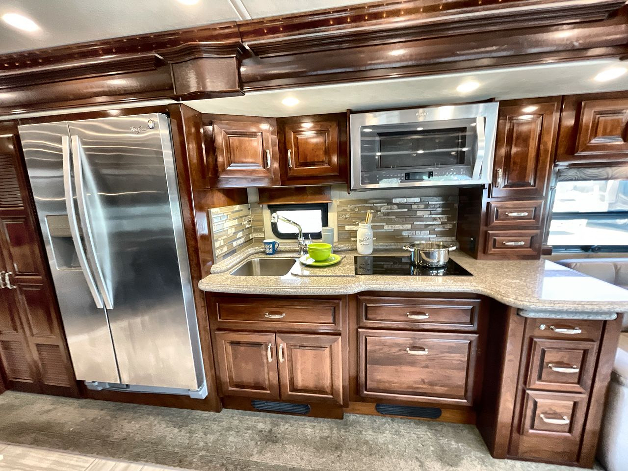 2017 AMERICAN COACH 42D
