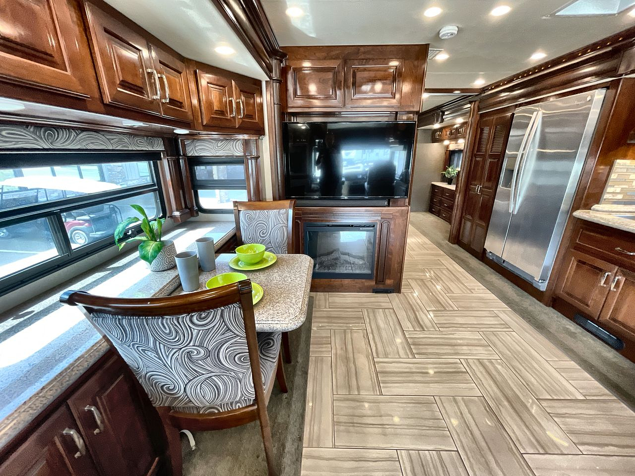 2017 AMERICAN COACH 42D