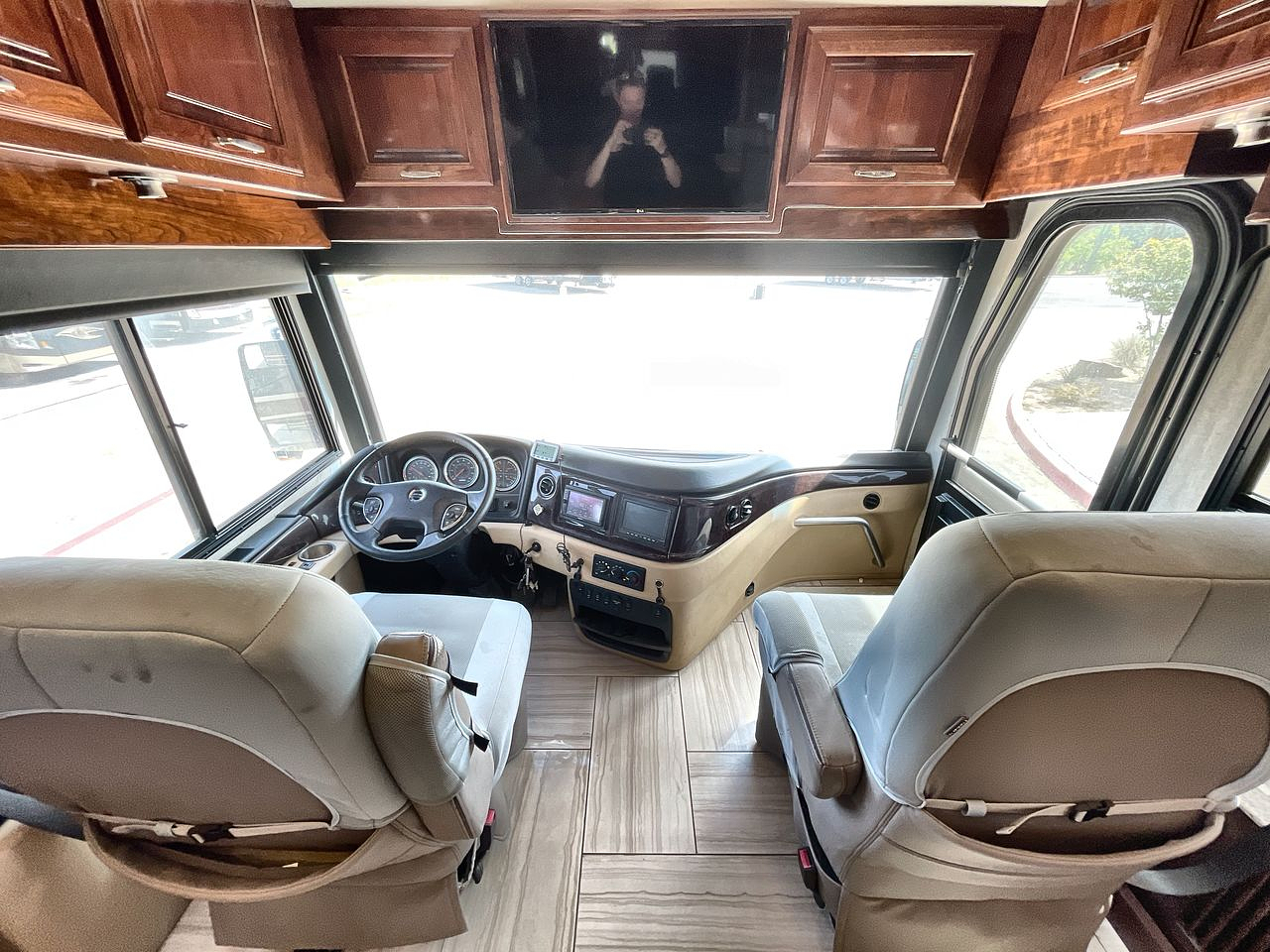 2017 AMERICAN COACH 42D