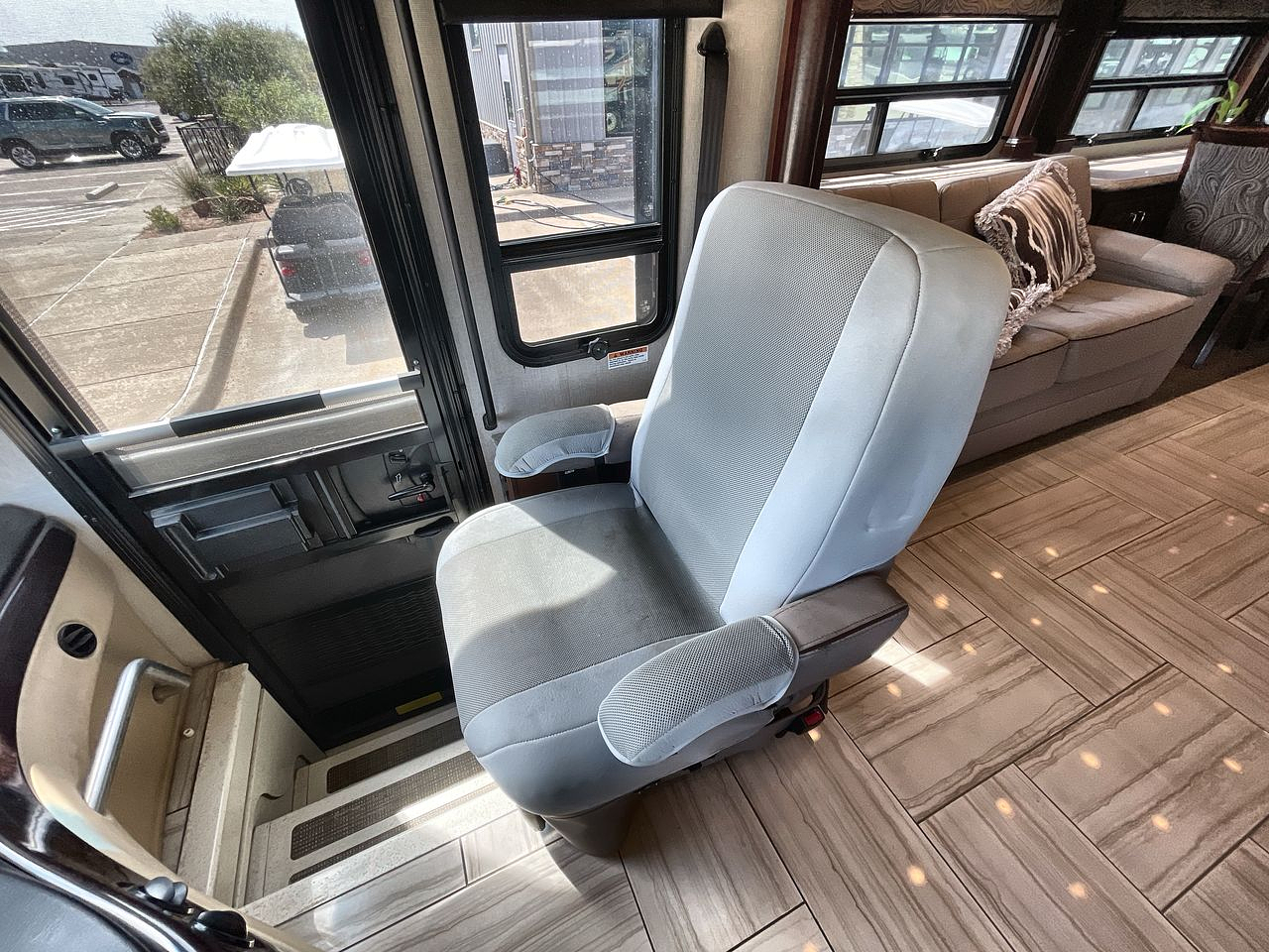 2017 AMERICAN COACH 42D