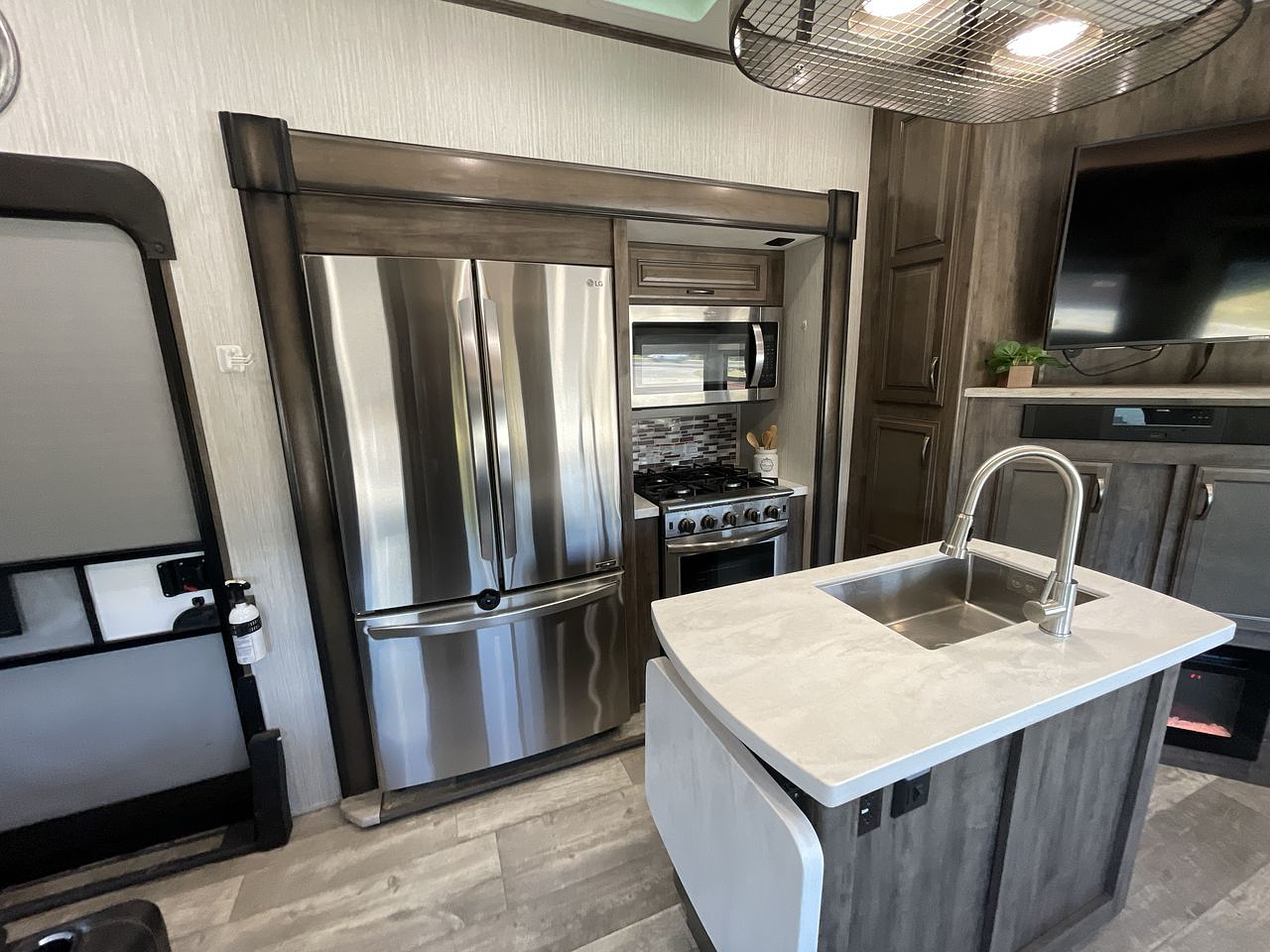 2021 FOREST RIVER SANDPIPER 384QBOK