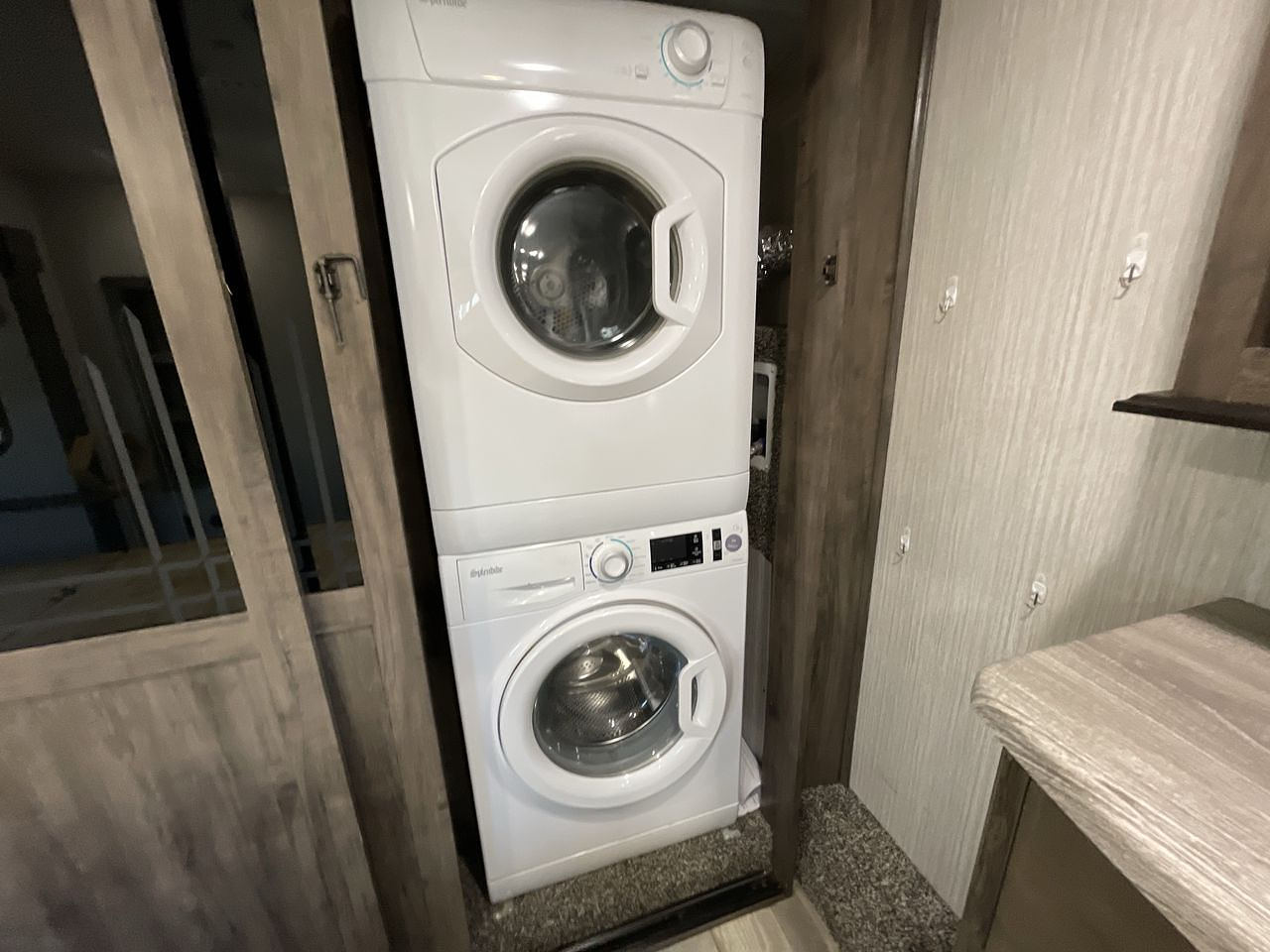 2021 FOREST RIVER SANDPIPER 384QBOK