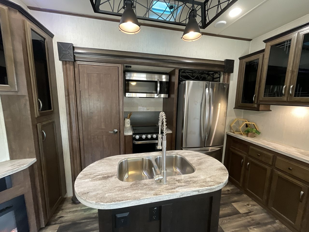 2019 FOREST RIVER SIERRA 387MKOK