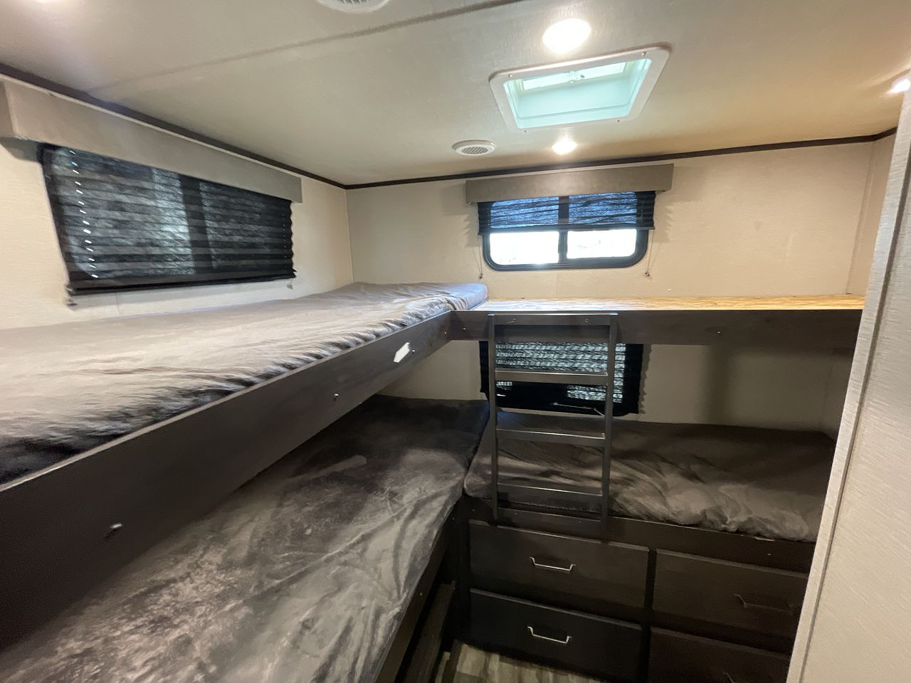 2022 GRAND DESIGN TRANSCEND 321BH