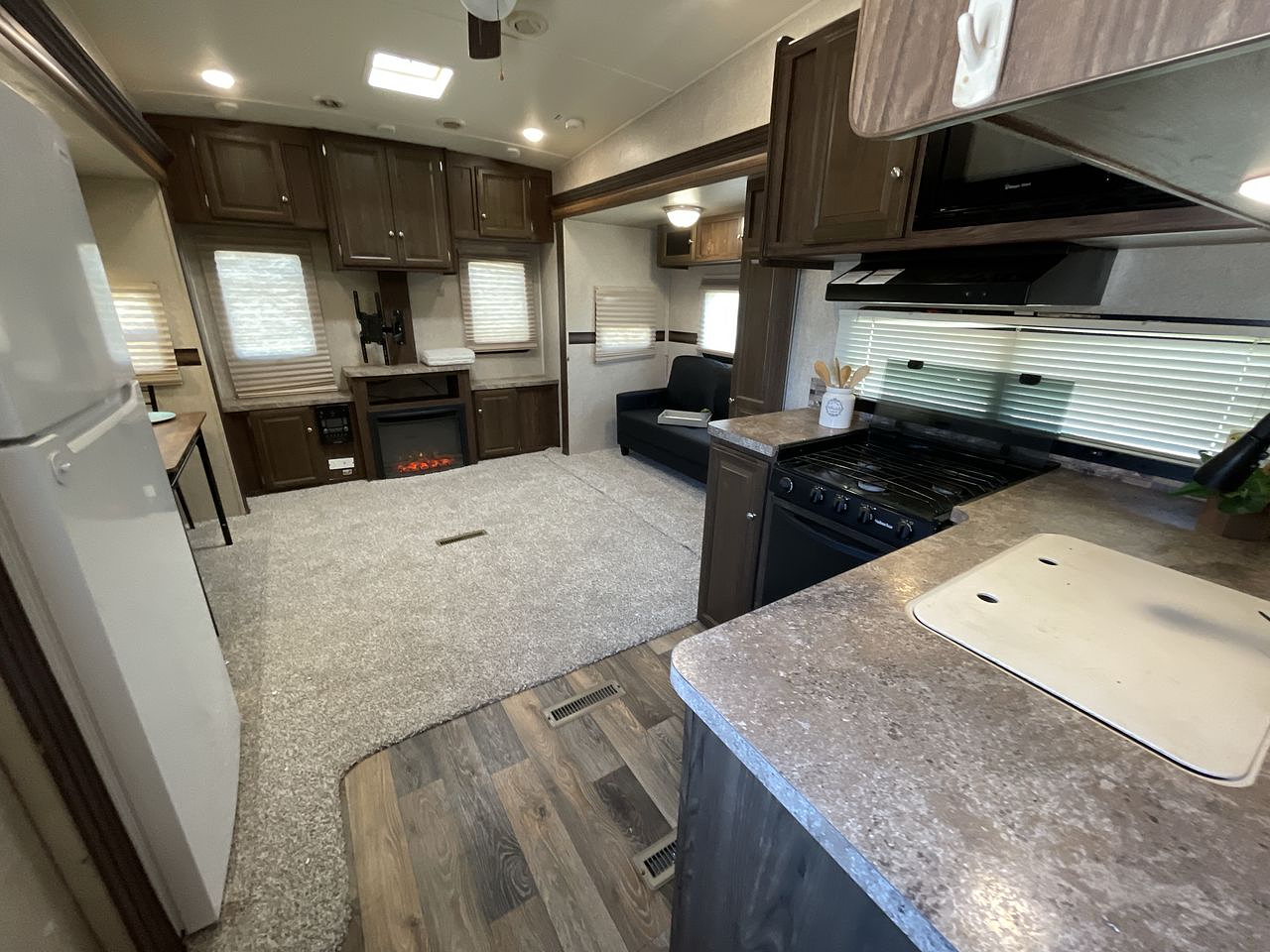 2017 FOREST RIVER FLAGSTAFF 526RLWS