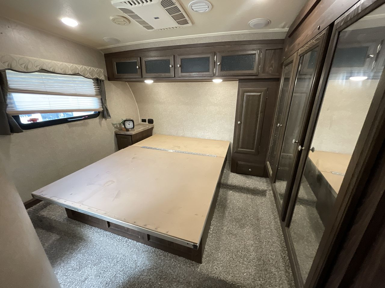 2017 FOREST RIVER FLAGSTAFF 526RLWS