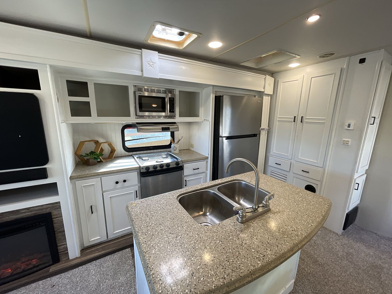 2016 HIGHLAND RIDGE OPEN RANGE 323RLS