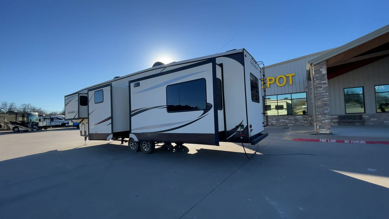 2015 FOREST RIVER SIERRA 371REBH