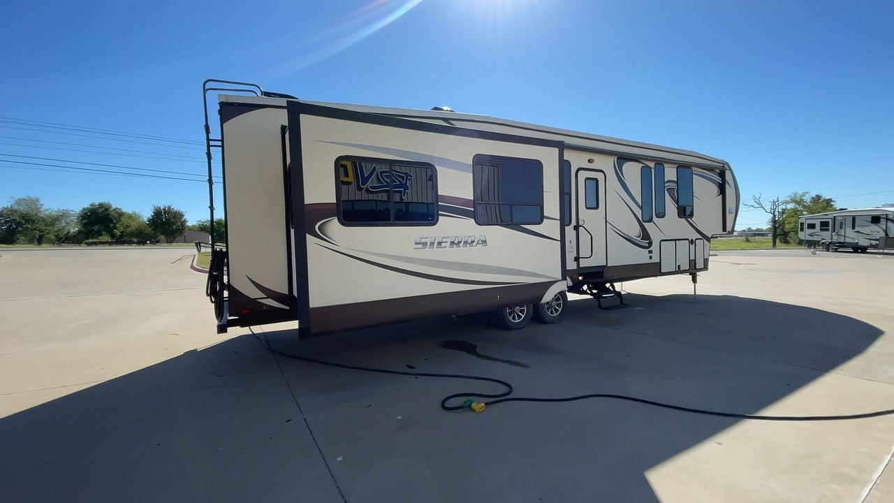 2015 FOREST RIVER SIERRA 371REBH