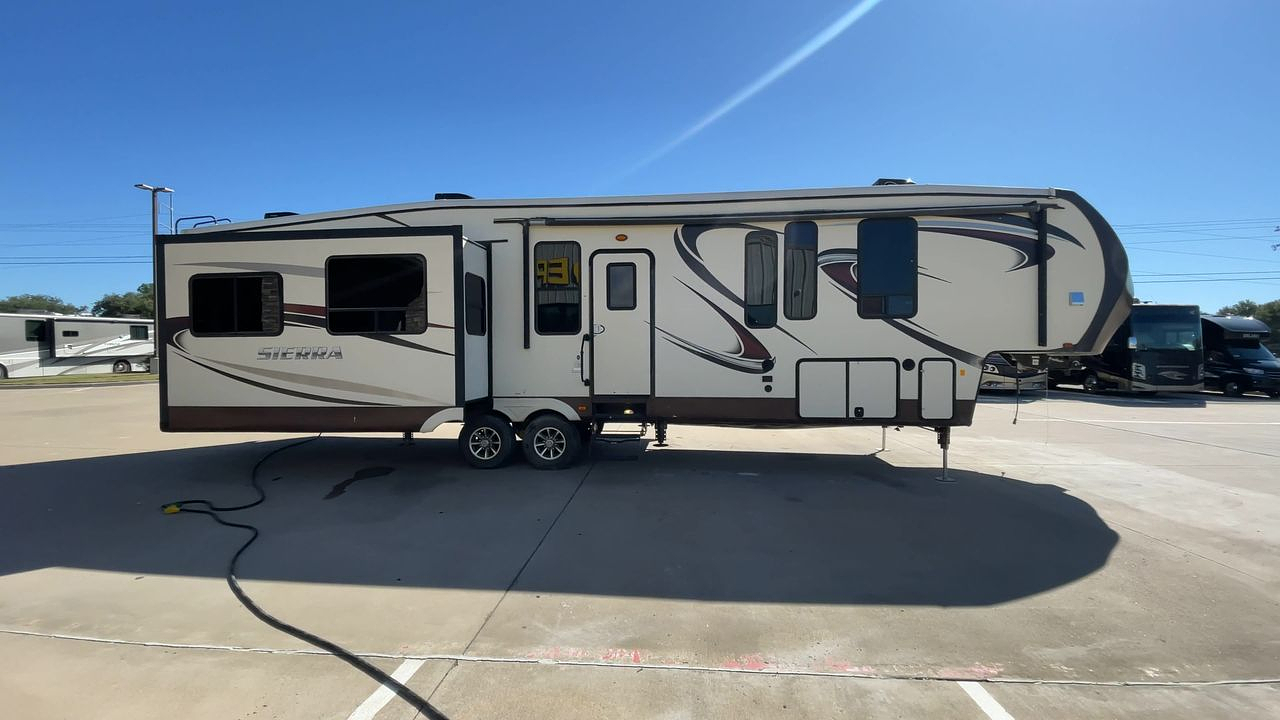 2015 FOREST RIVER SIERRA 371REBH