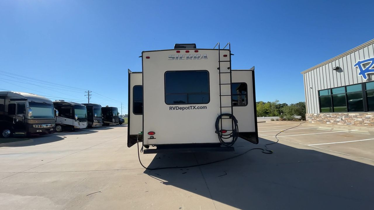 2015 FOREST RIVER SIERRA 371REBH