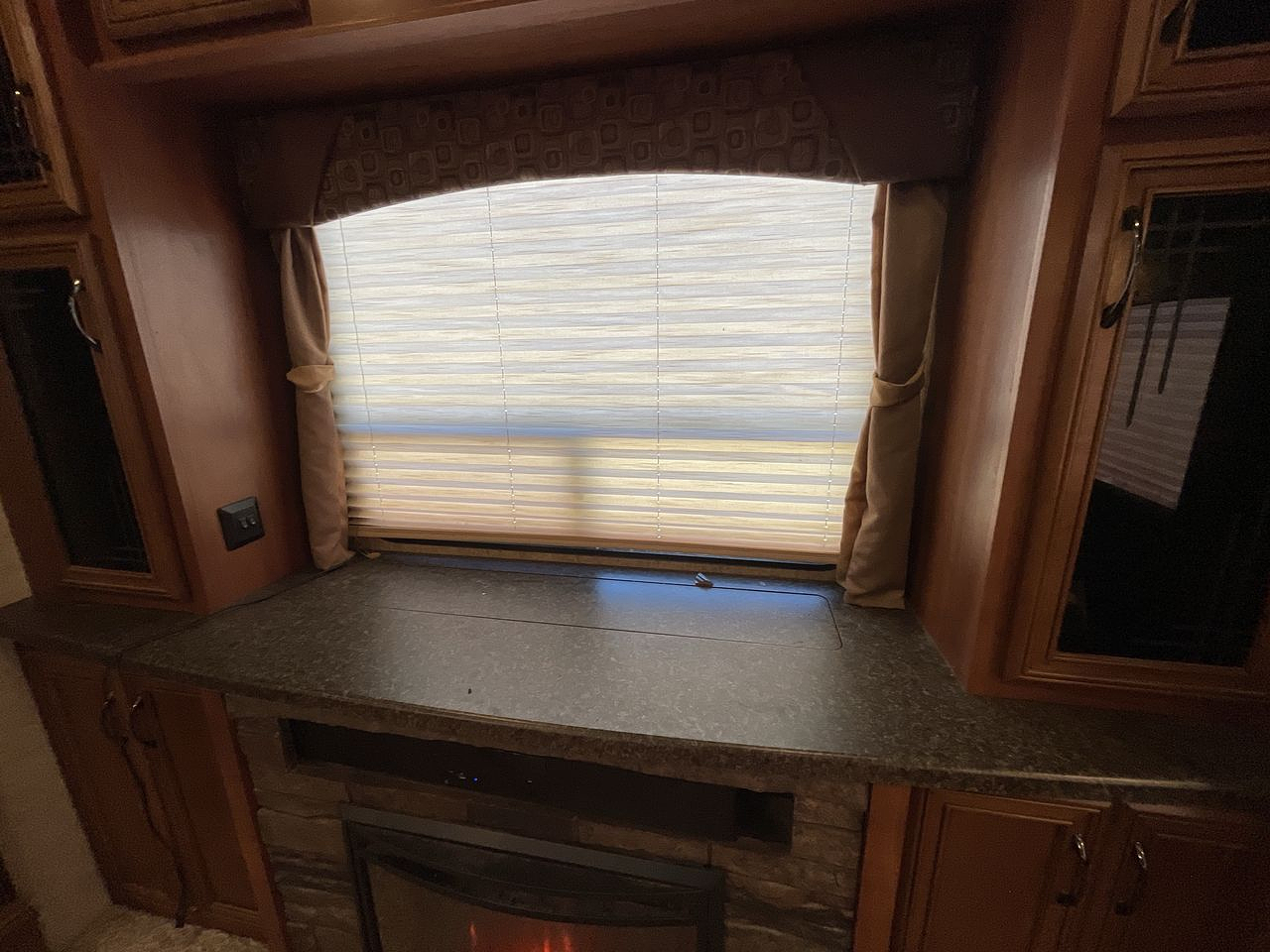 2015 FOREST RIVER SIERRA 371REBH