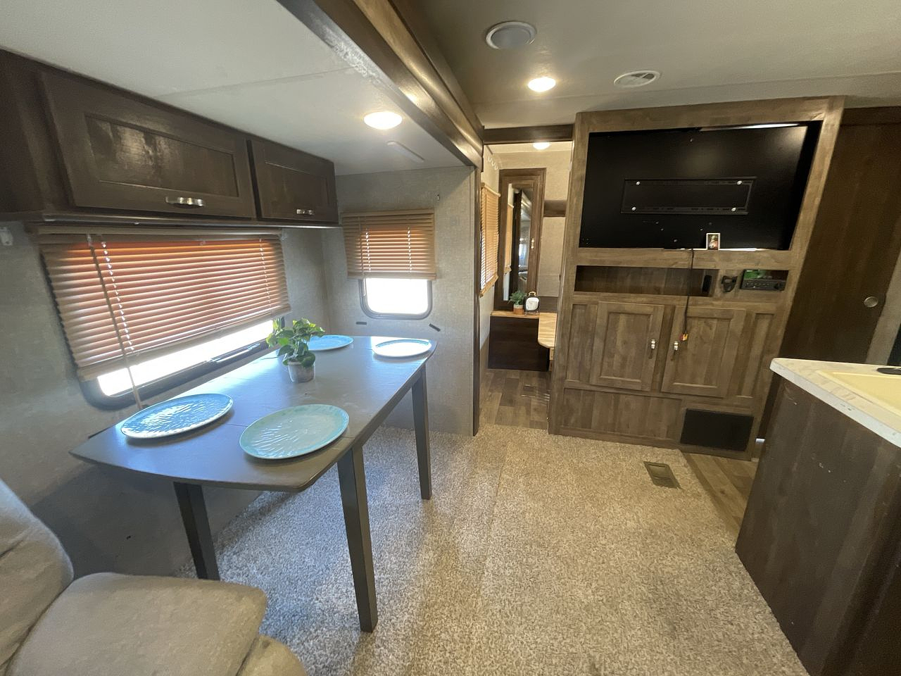 2018 FOREST RIVER VIBE 261BHS