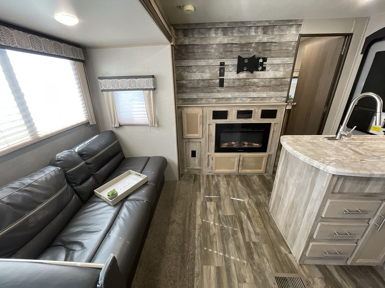 2021 COACHMEN CATALINA 343BHTS