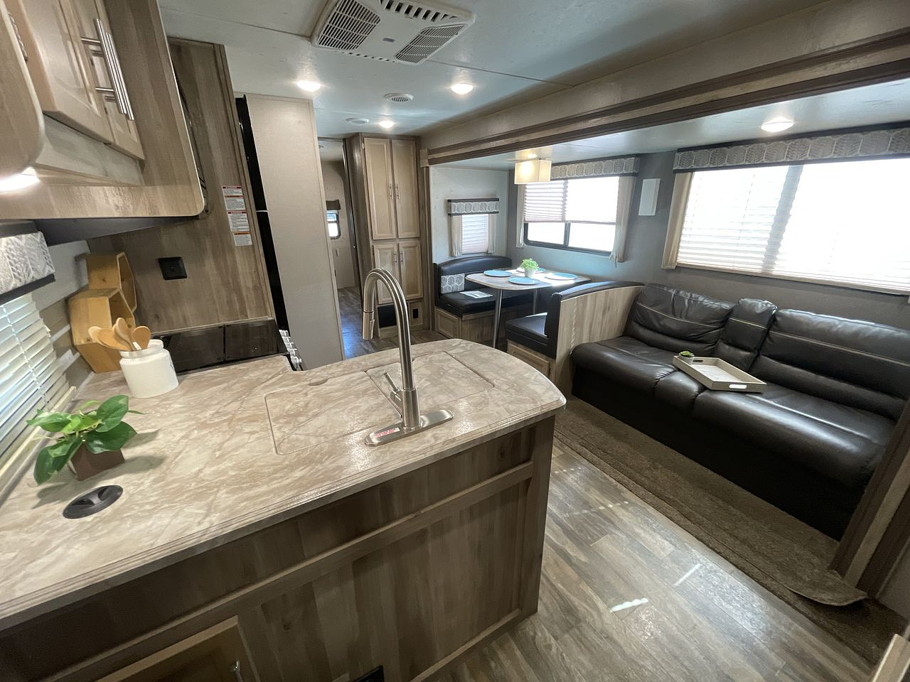 2021 COACHMEN CATALINA 343BHTS