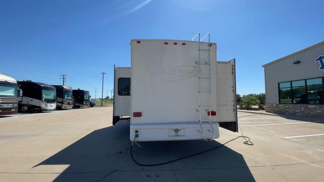 2009 CHALLENGER 34SDB