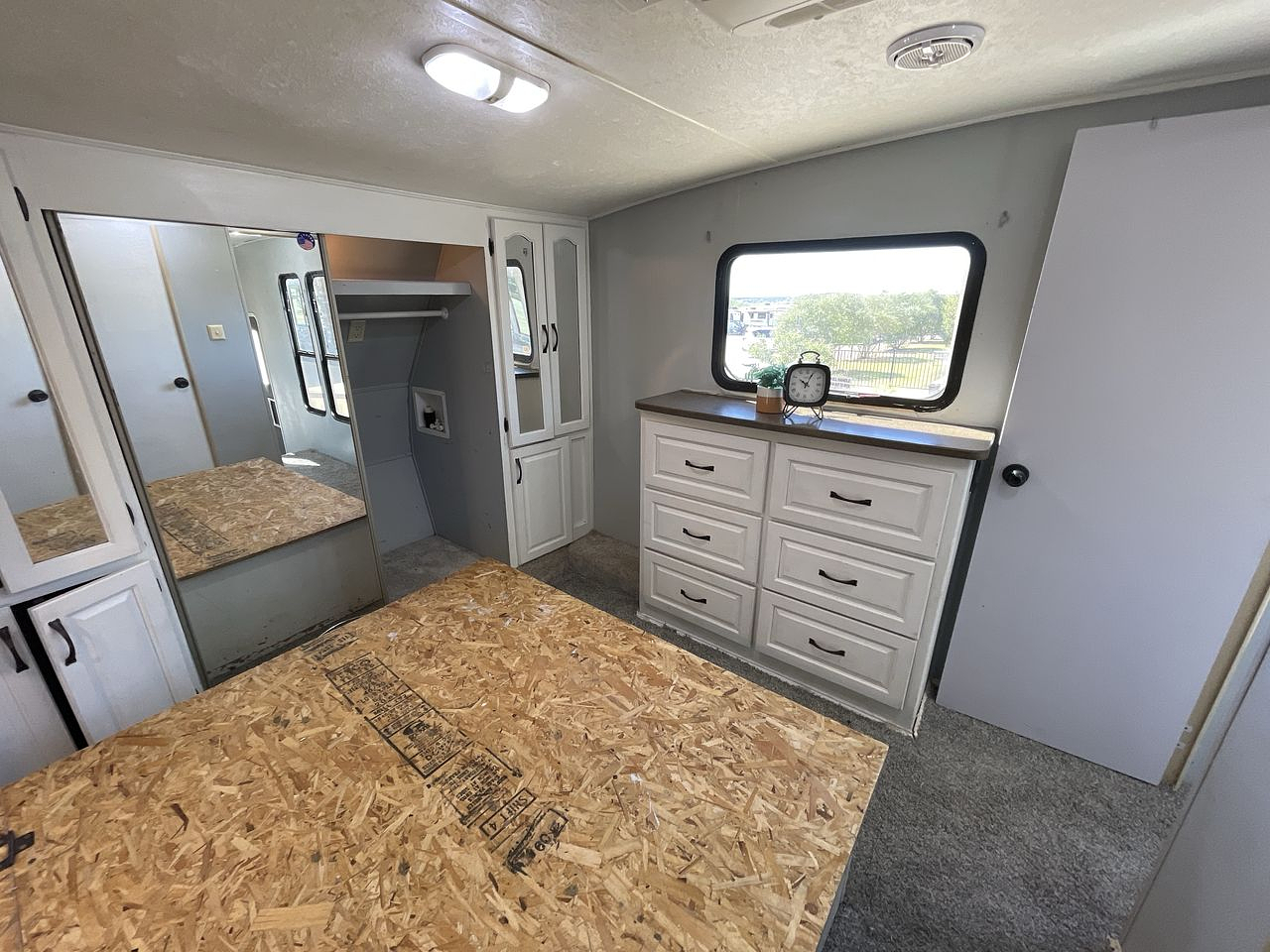 2009 CHALLENGER 34SDB