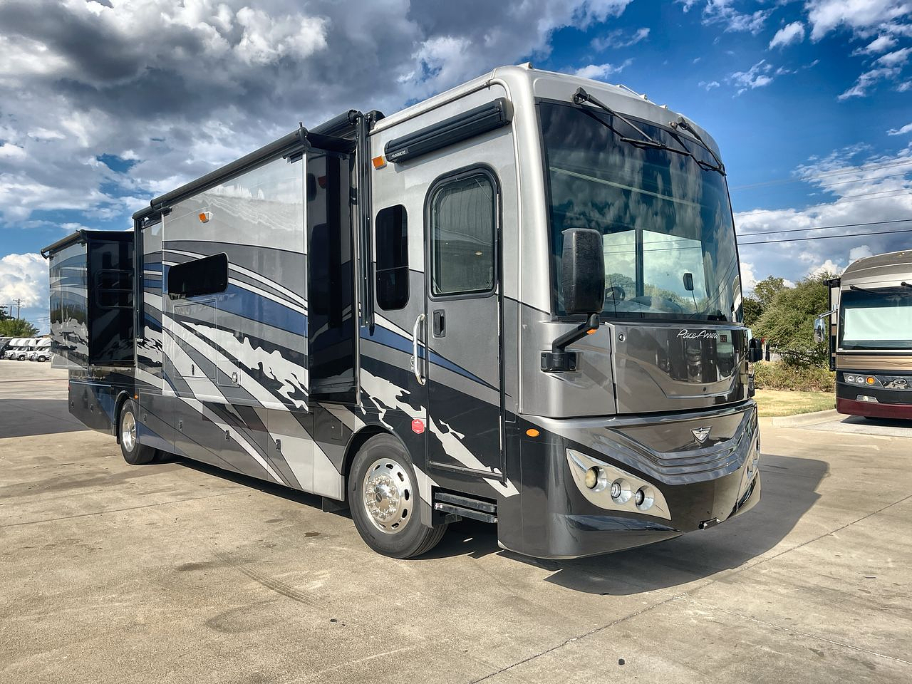 2021 FLEETWOOD PACE ARROW LXE 38N