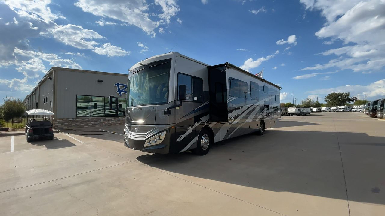 2021 FLEETWOOD PACE ARROW LXE 38N