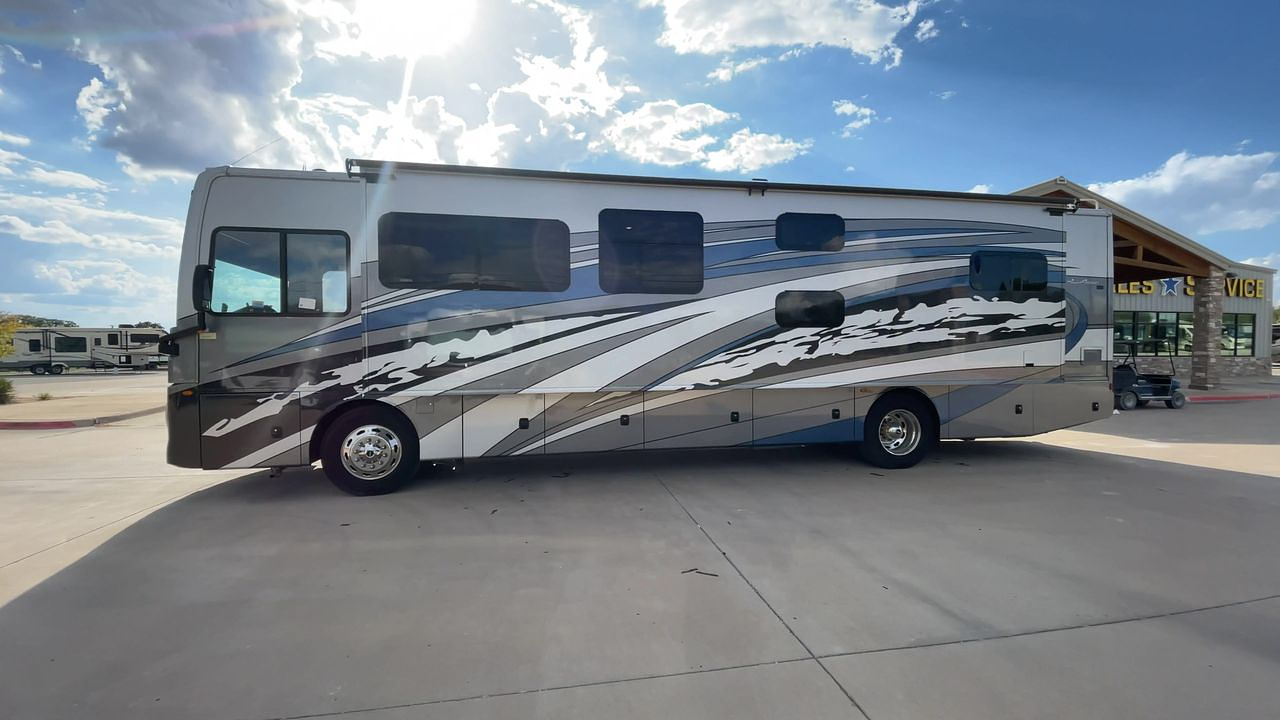 2021 FLEETWOOD PACE ARROW LXE 38N