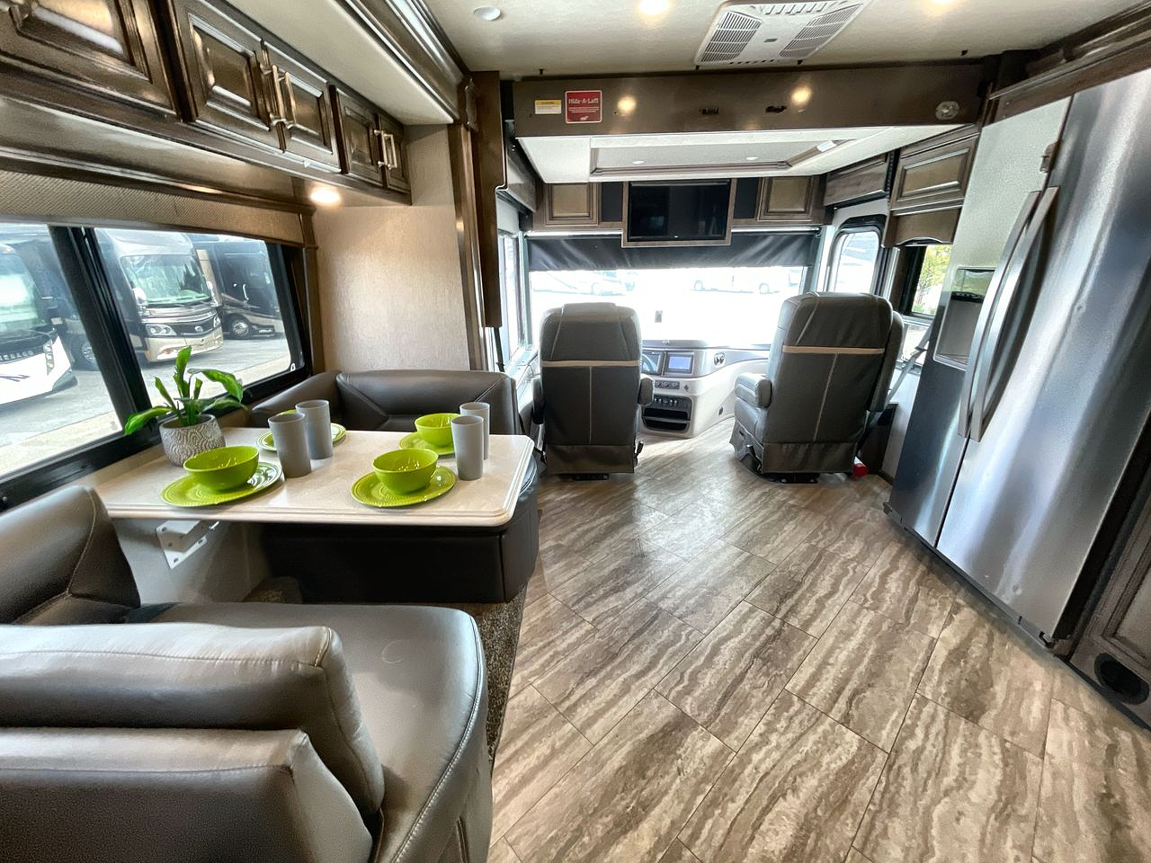 2021 FLEETWOOD PACE ARROW LXE 38N