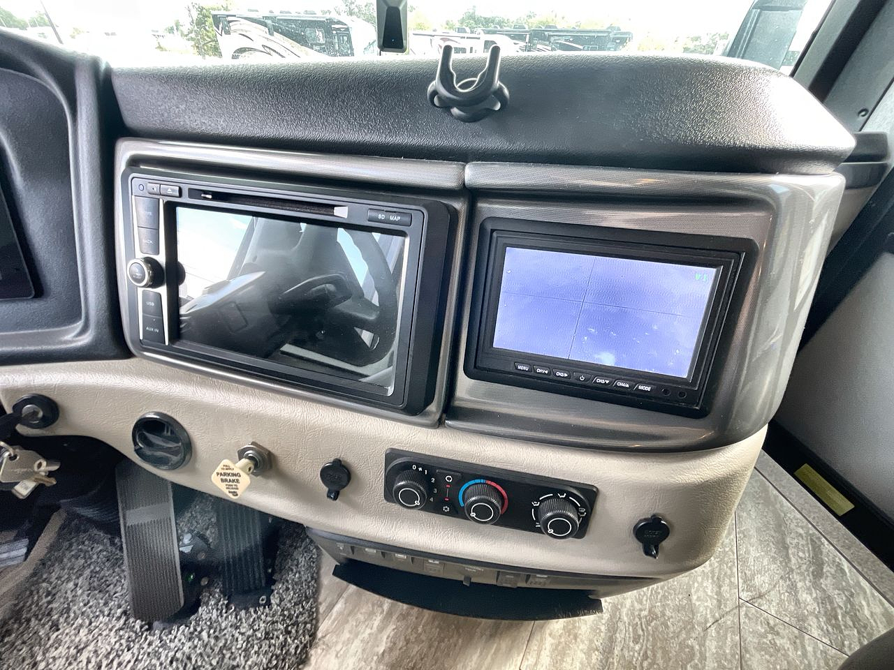 2021 FLEETWOOD PACE ARROW LXE 38N