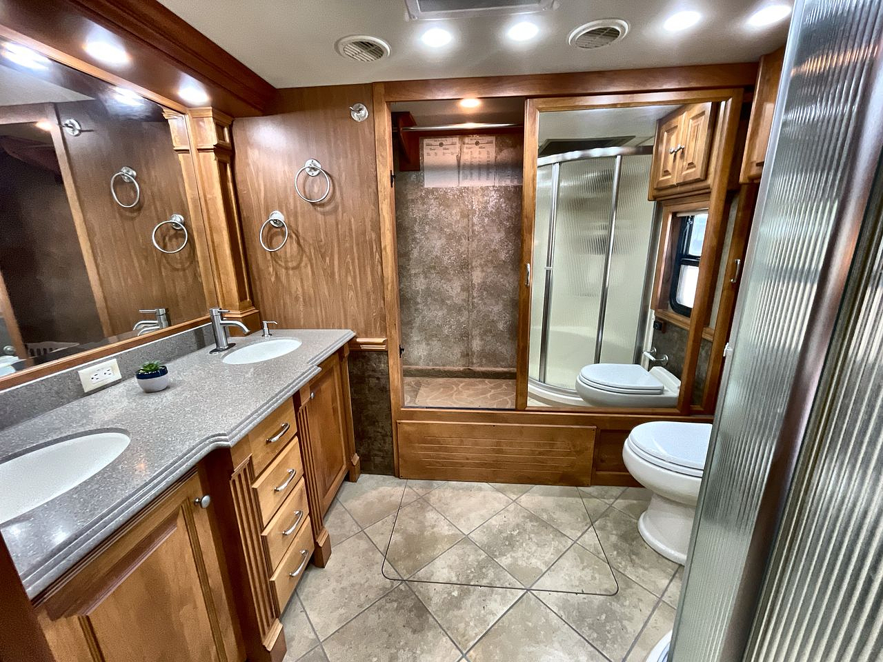 2011 TIFFIN PHAETON 42QBH
