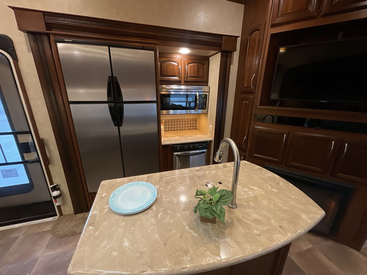 2014 FOREST RIVER COLUMBUS 385BH