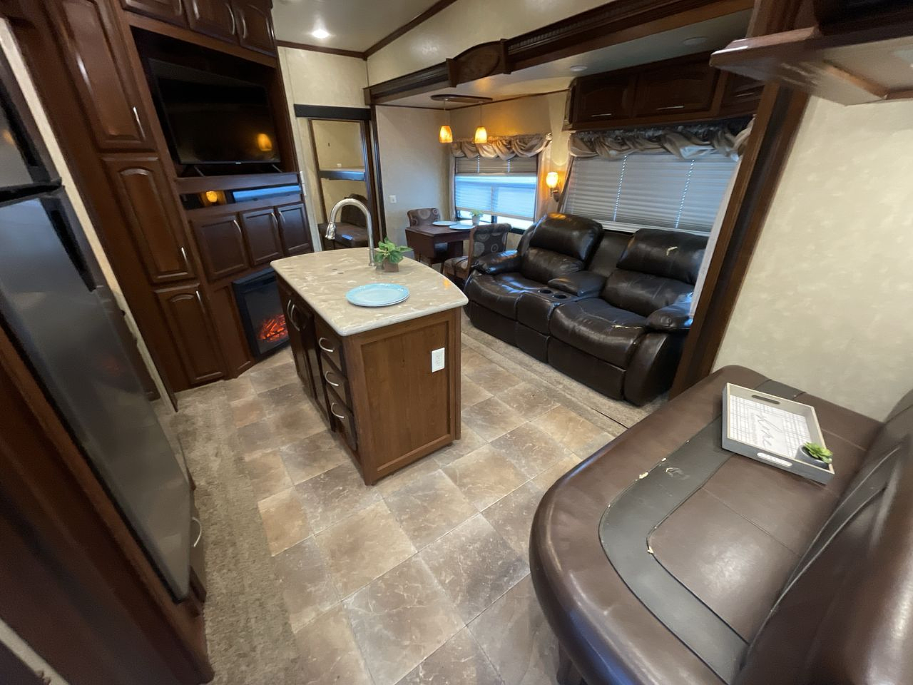 2014 FOREST RIVER COLUMBUS 385BH