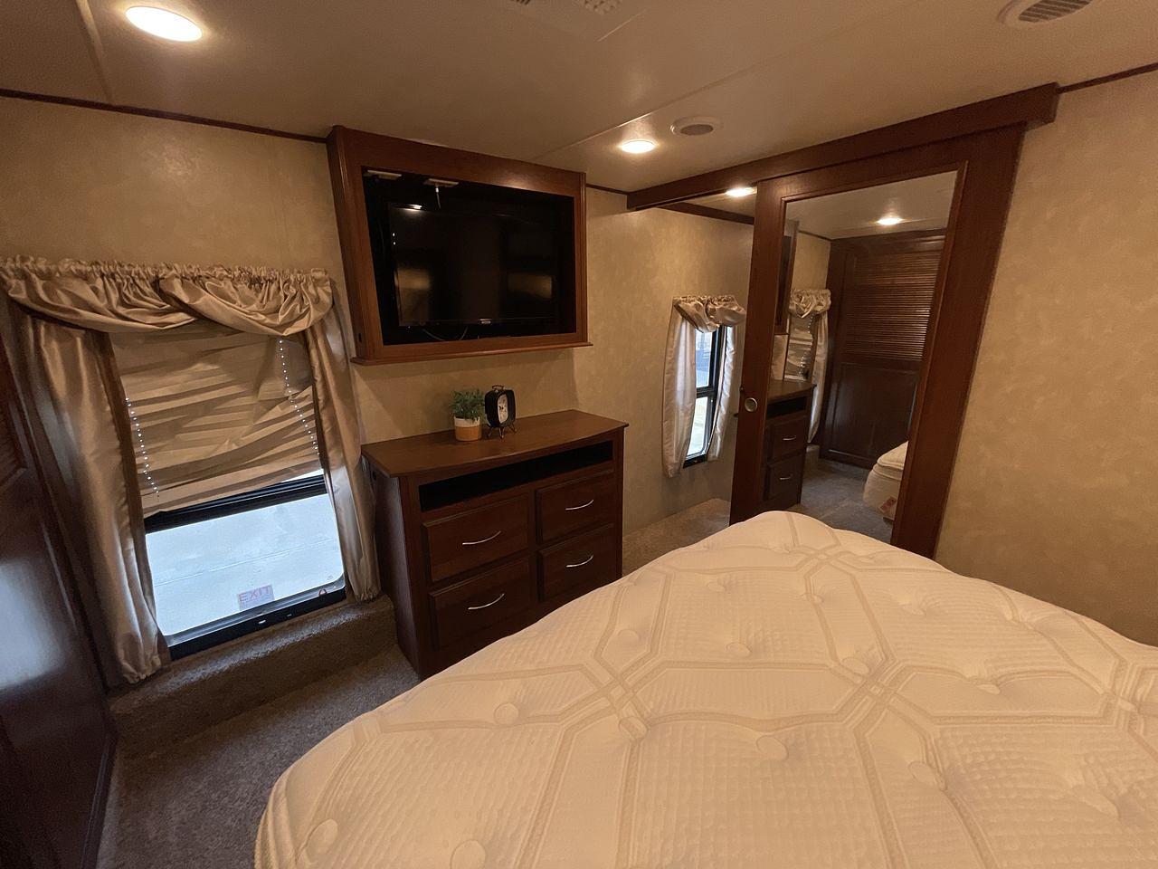 2014 FOREST RIVER COLUMBUS 385BH