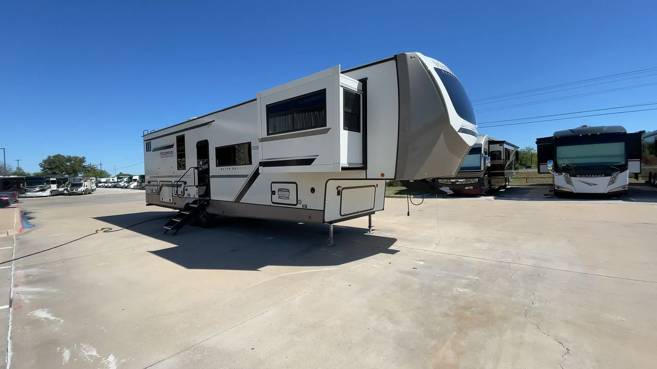 2024 FOREST RIVER WILDWOOD 36FL