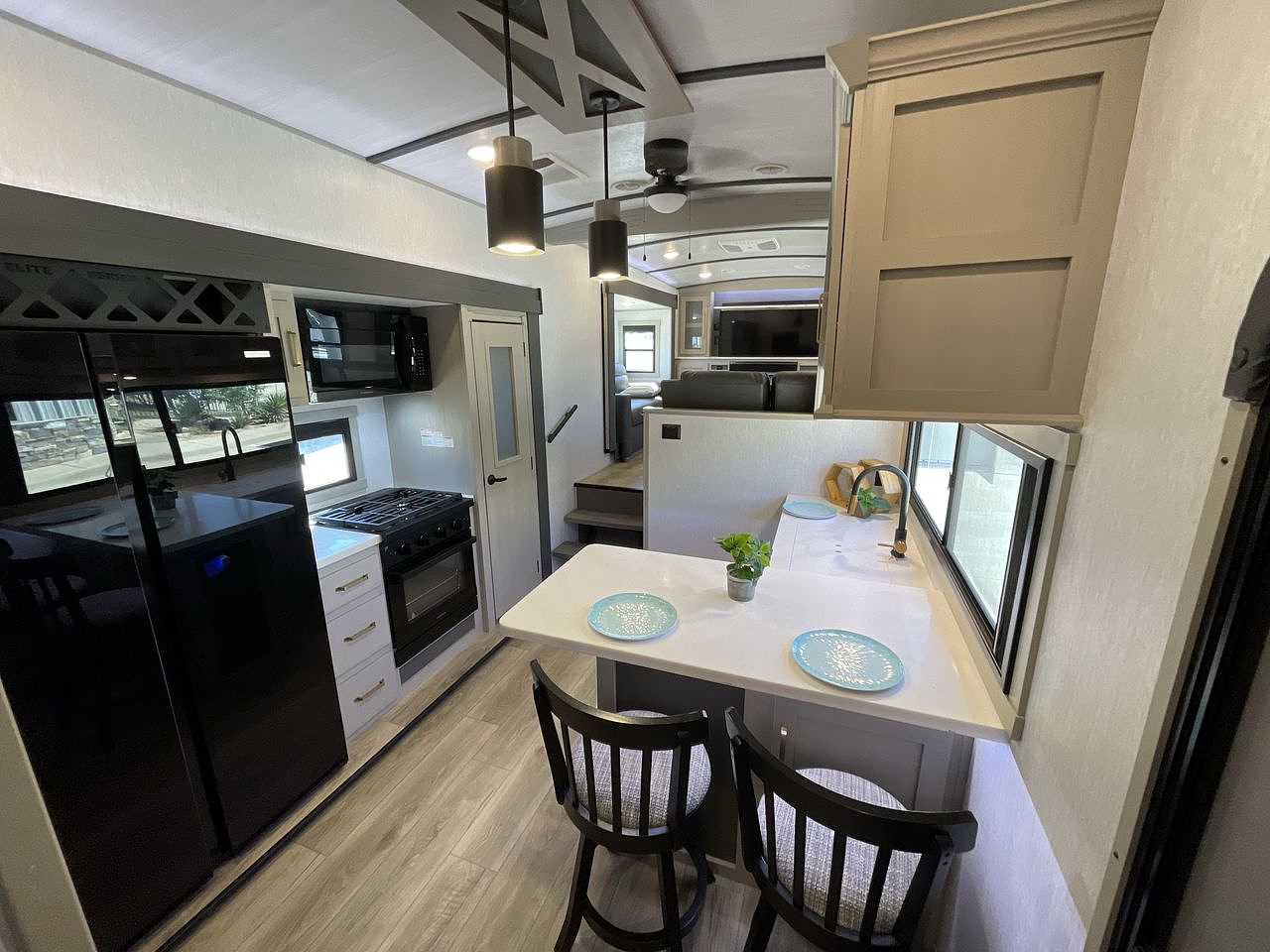 2024 FOREST RIVER WILDWOOD 36FL