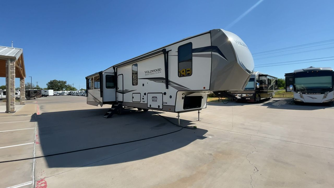 2023 FOREST RIVER HERITAGE GLEN 369BL