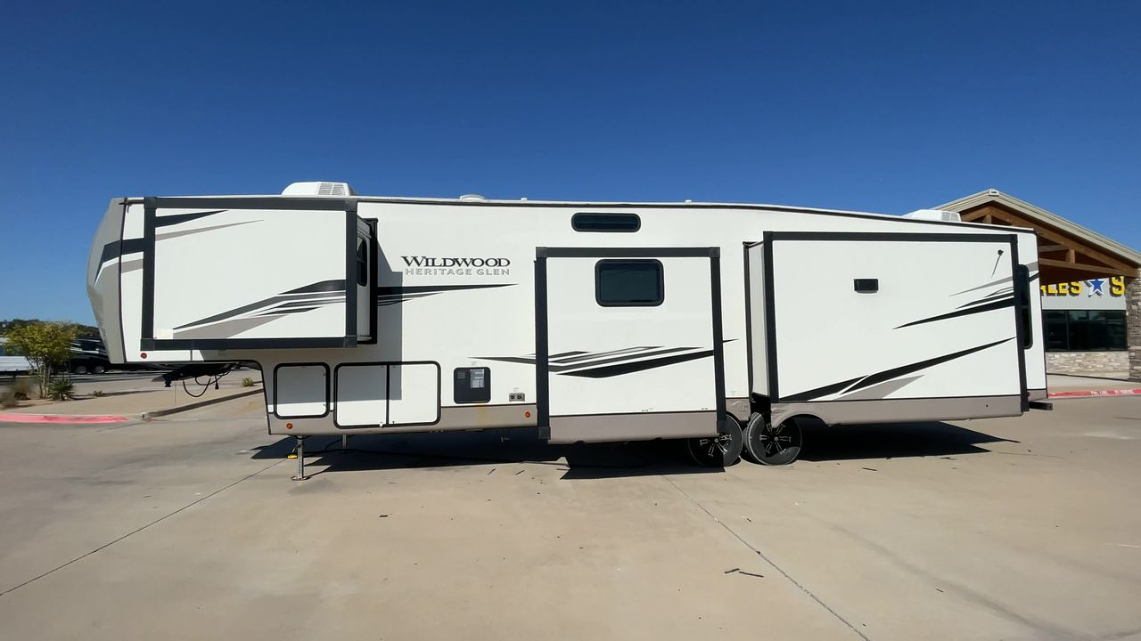 2023 FOREST RIVER HERITAGE GLEN 369BL