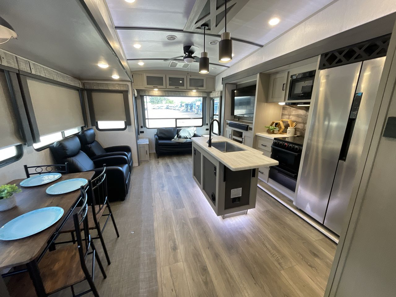 2023 FOREST RIVER HERITAGE GLEN 369BL
