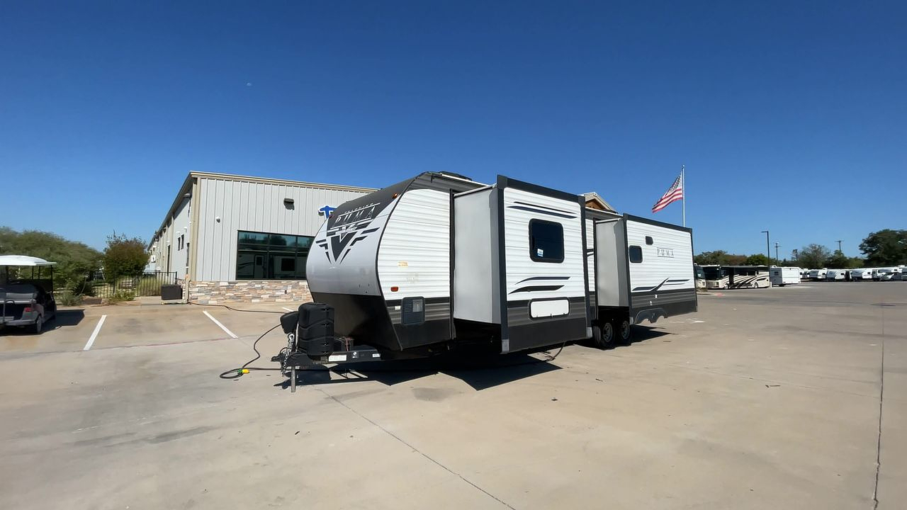 2022 FOREST RIVER PUMA 31RLQS