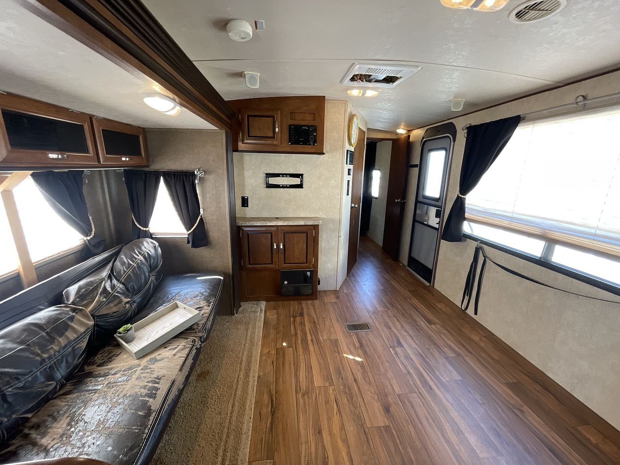 2015 FOREST RIVER VIBE 268RKS