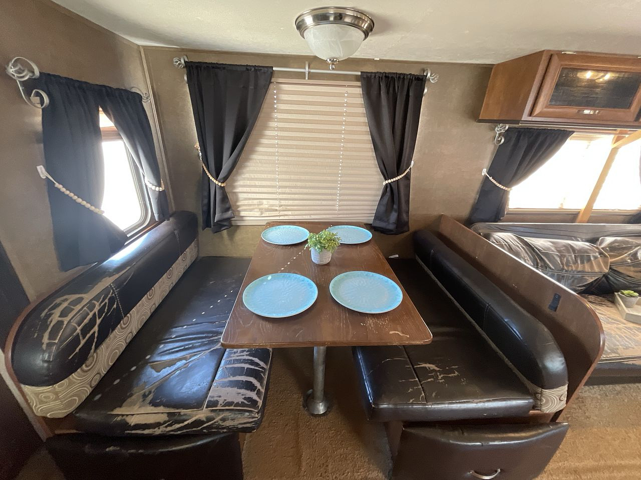 2015 FOREST RIVER VIBE 268RKS