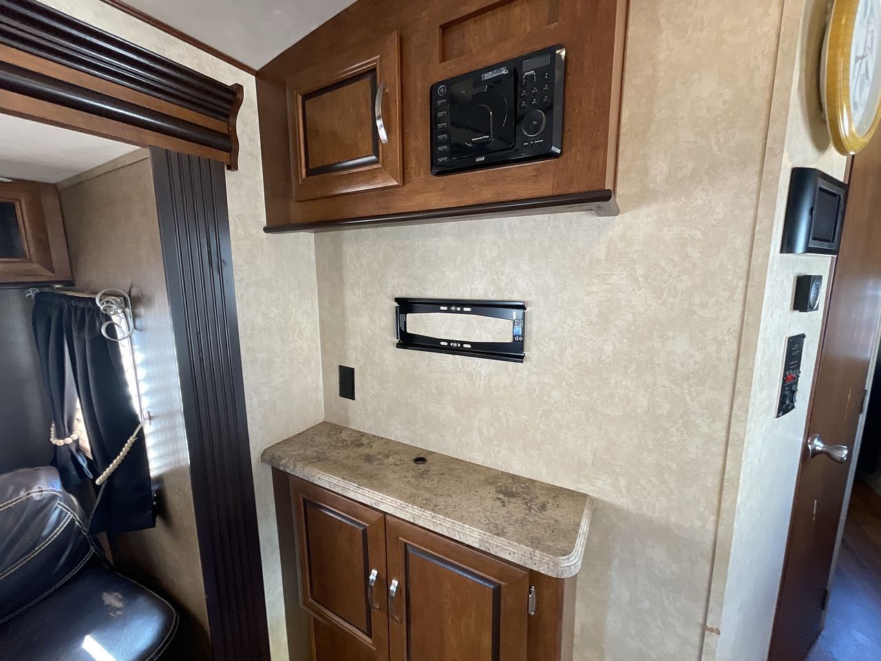 2015 FOREST RIVER VIBE 268RKS
