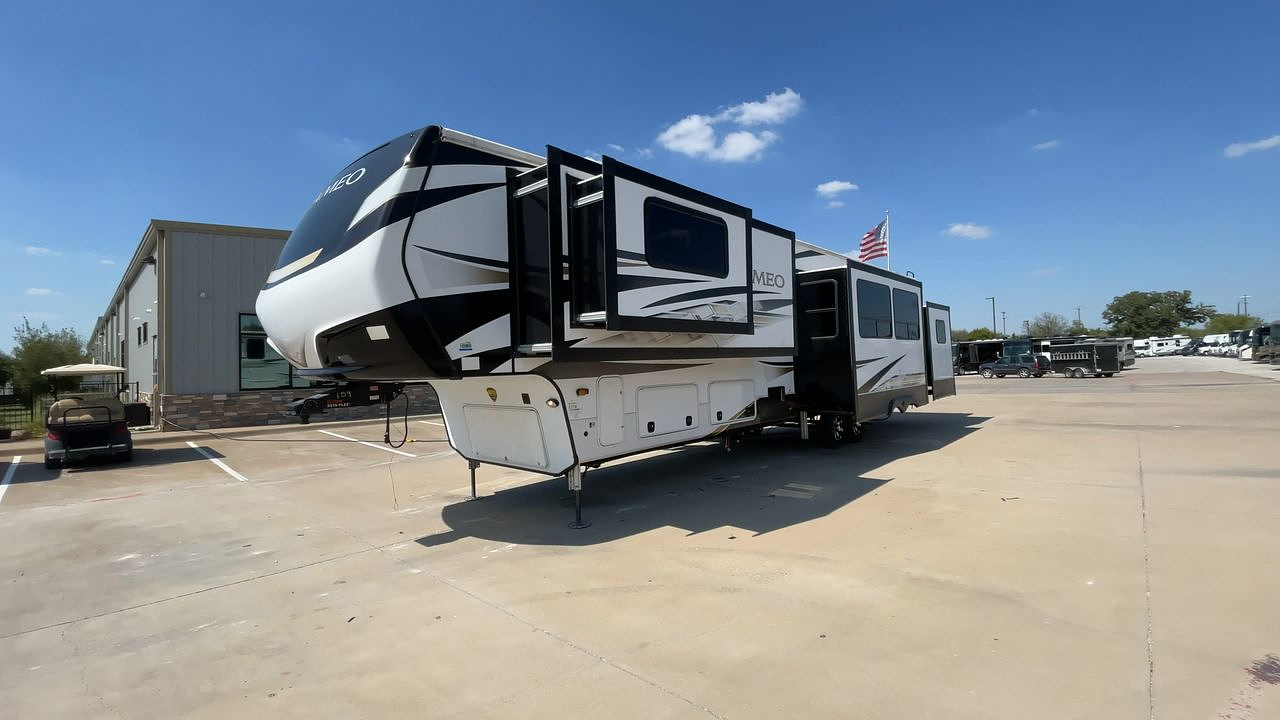 2023 KEYSTONE CAMEO 4051BH