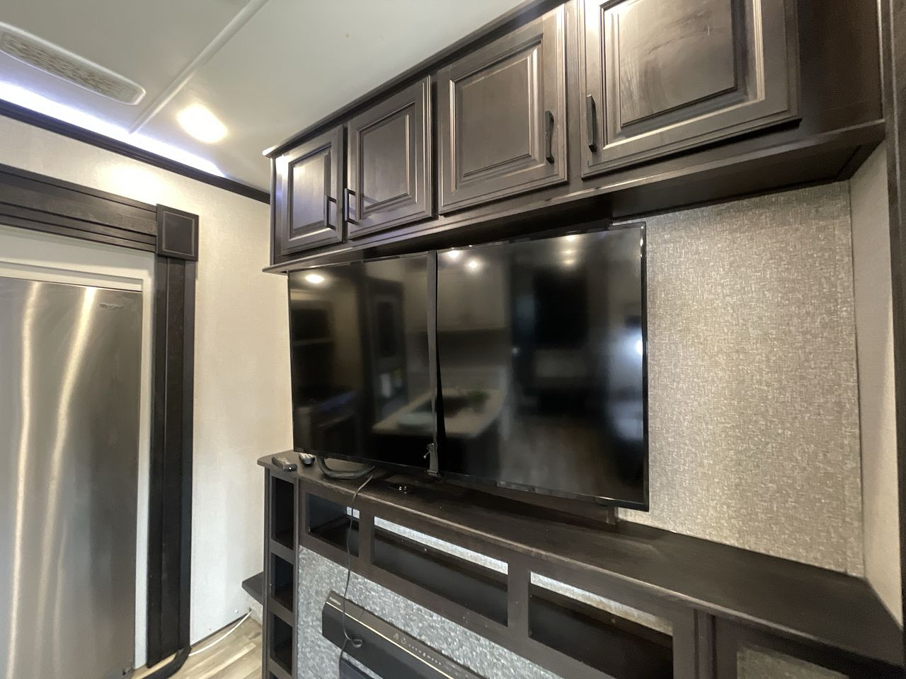 2022 HIGHLAND RIDGE SILVERSTAR 376FBH